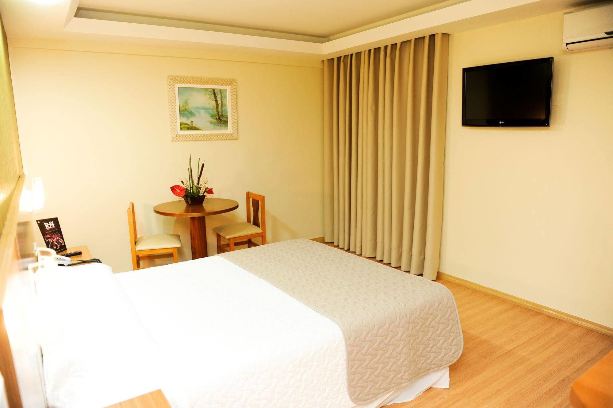פוז דו איגואסו Hotel Rafain Centro מראה חיצוני תמונה