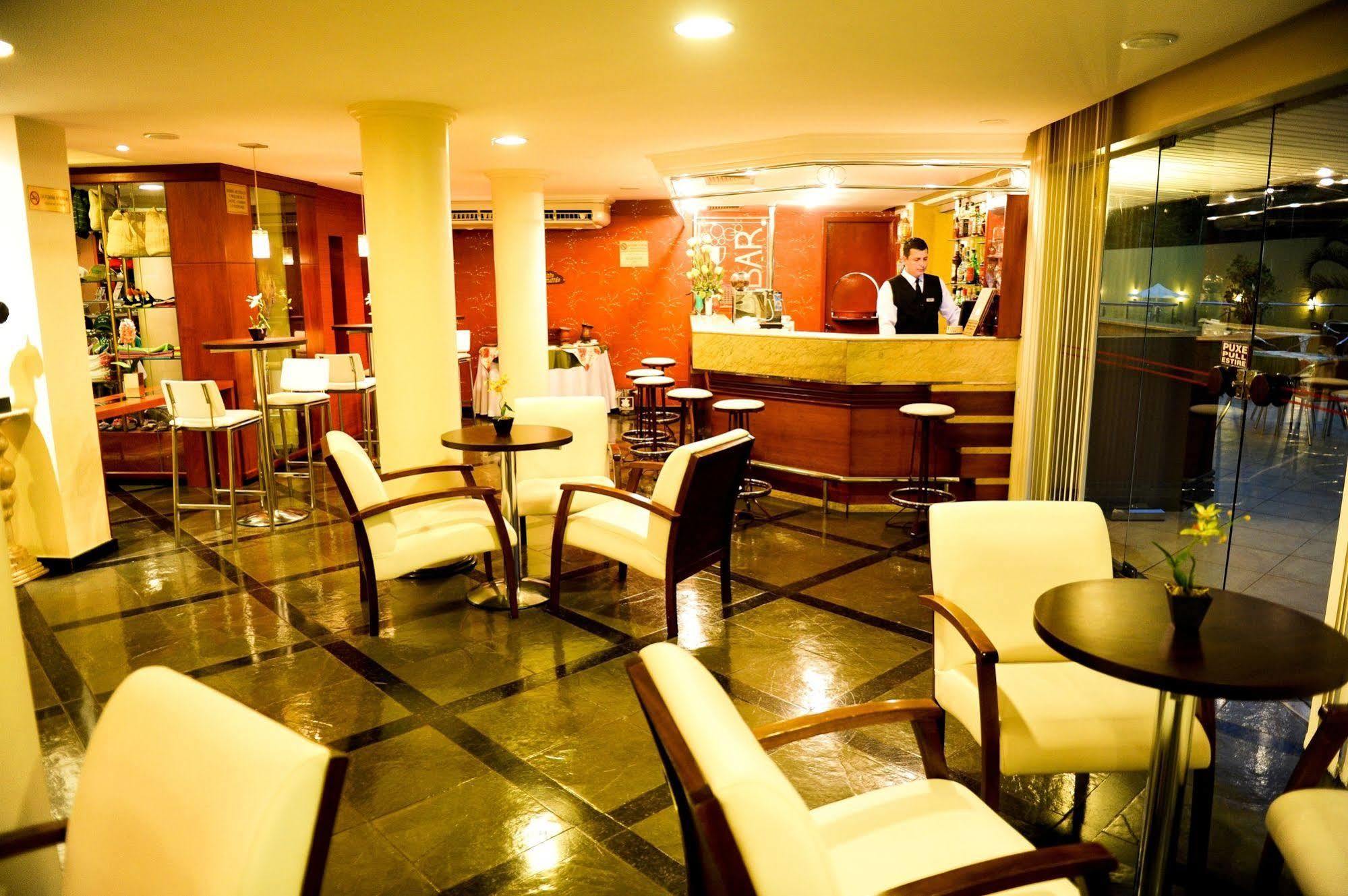 פוז דו איגואסו Hotel Rafain Centro מראה חיצוני תמונה